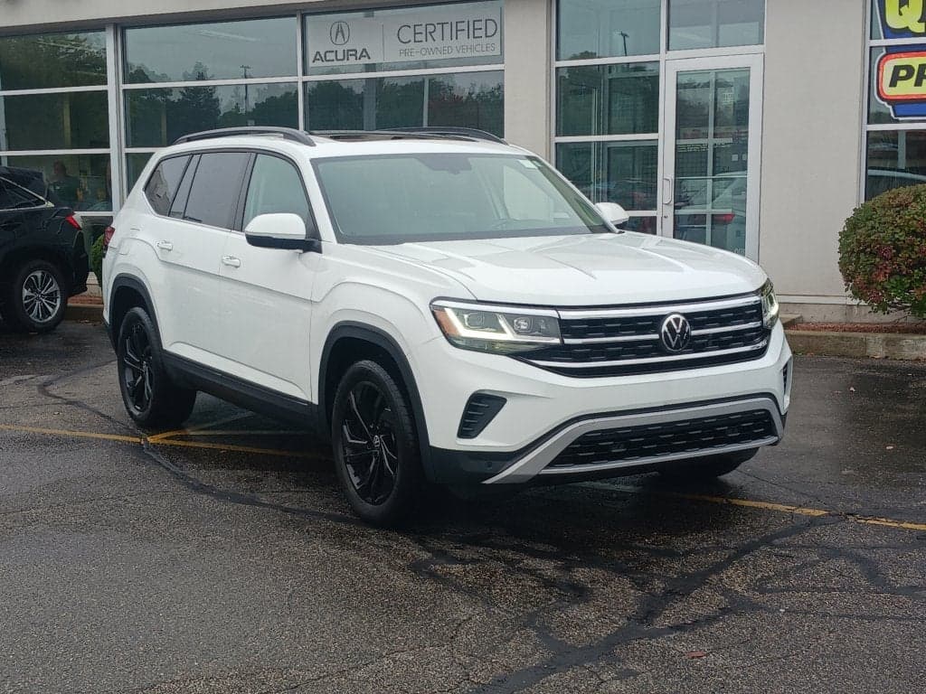 2023 Volkswagen Atlas 3.6L V6 SE w/Technology — photo 1 of 22