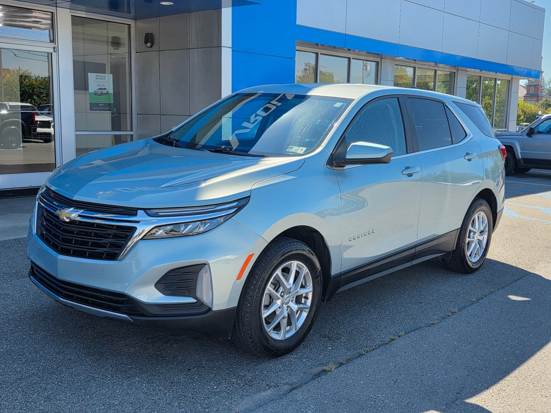 2022 Chevrolet Equinox LT — photo 1 of 5