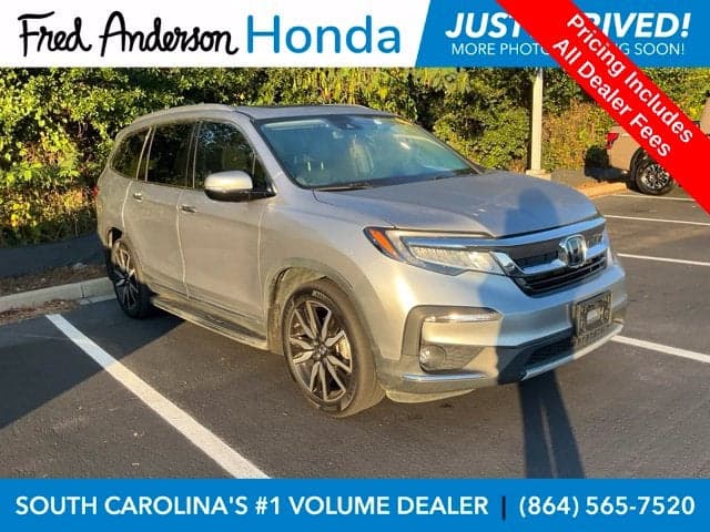 2022 Honda Pilot Touring 7-Passenger — photo 1 of 12