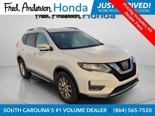 2017 Nissan Rogue SV — photo 1 of 22