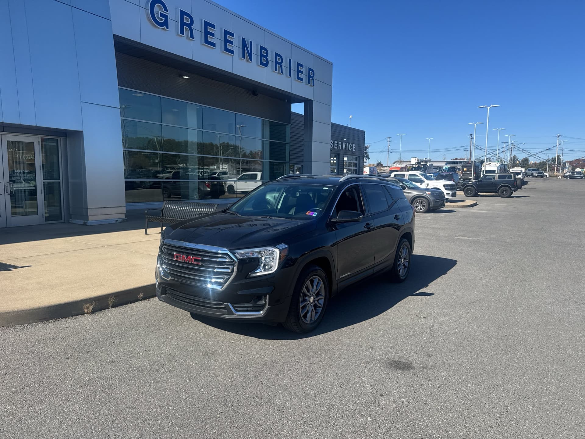 2024 GMC Terrain SLT — photo 1 of 5