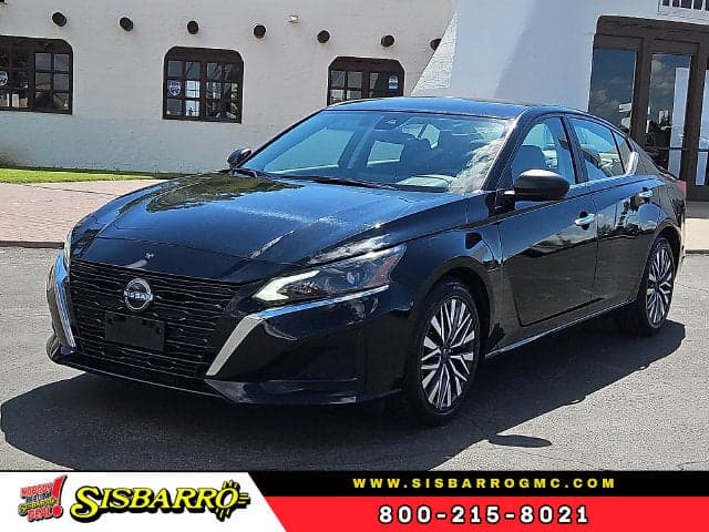 2025 Nissan Altima SV — photo 1 of 5