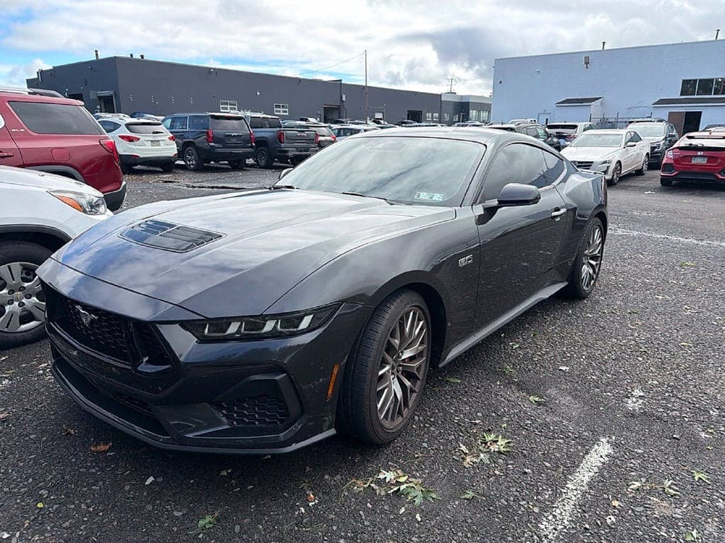 2024 Ford Mustang Base — photo 1 of 6