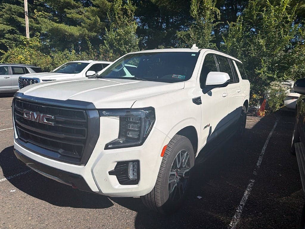 2021 GMC Yukon XL AT4 — photo 1 of 5