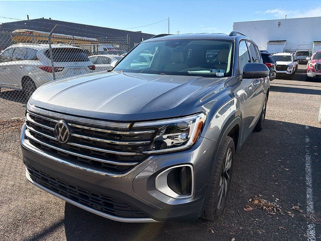2024 Volkswagen Atlas 2.0T SE w/Technology — photo 1 of 4