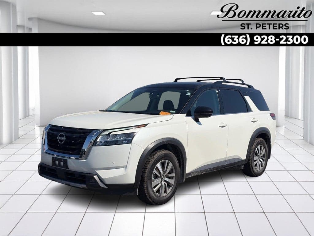 2022 Nissan Pathfinder SL — photo 1 of 20