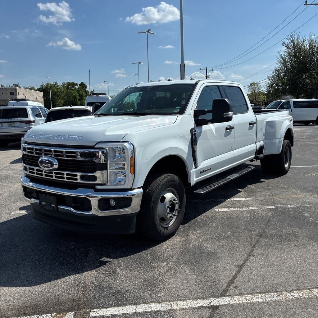 2026 Ford Super Duty F-350 DRW XLT — photo 1 of 22