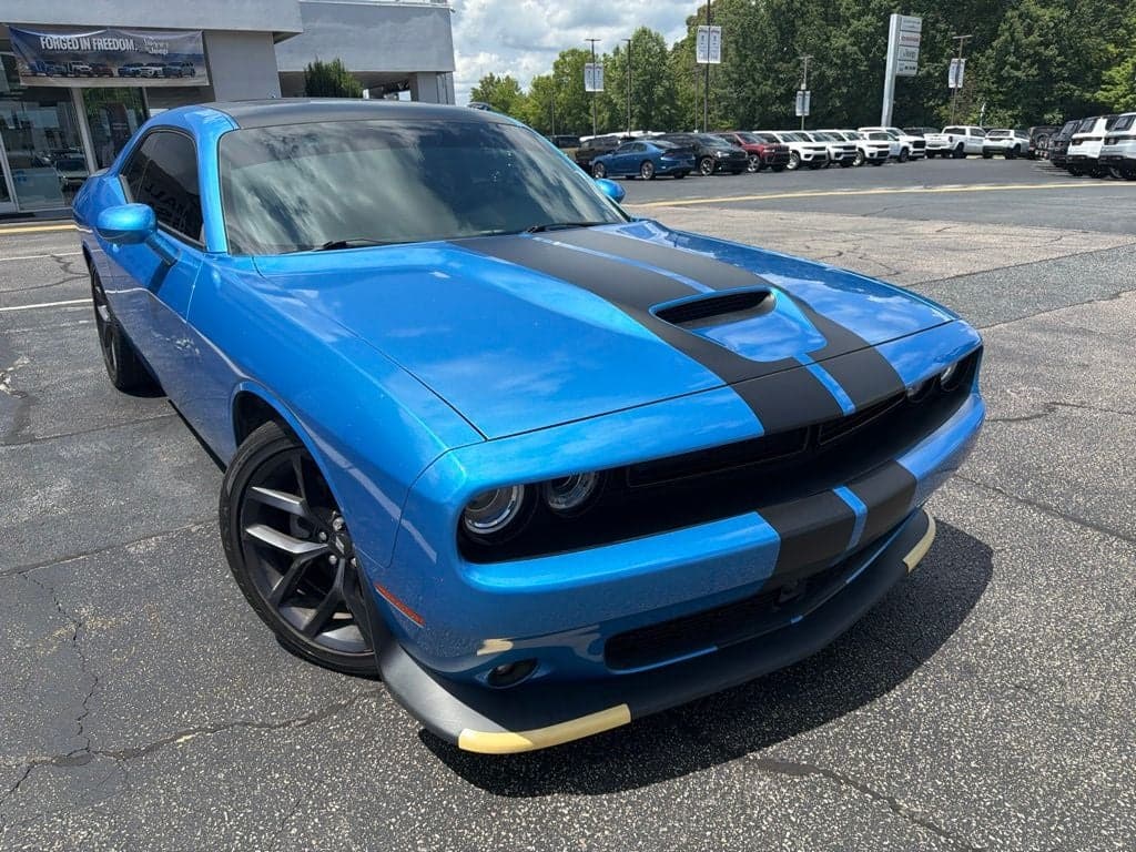 2023 Dodge Challenger R/T — photo 1 of 19