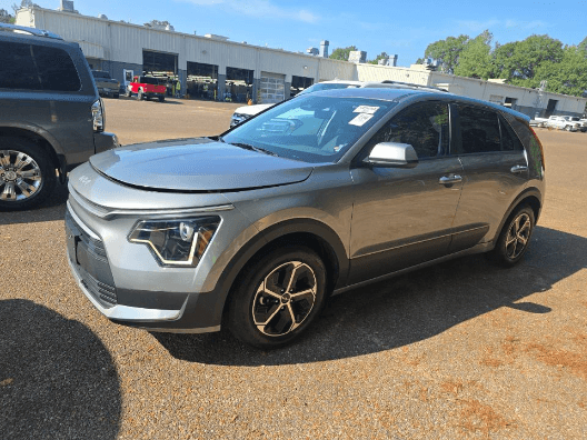 2025 Kia Niro LX — photo 1 of 21