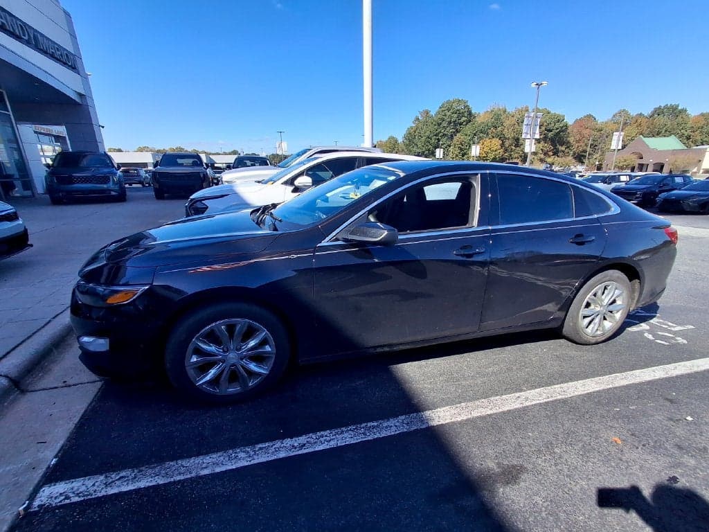 2023 Chevrolet Malibu Base — photo 1 of 5
