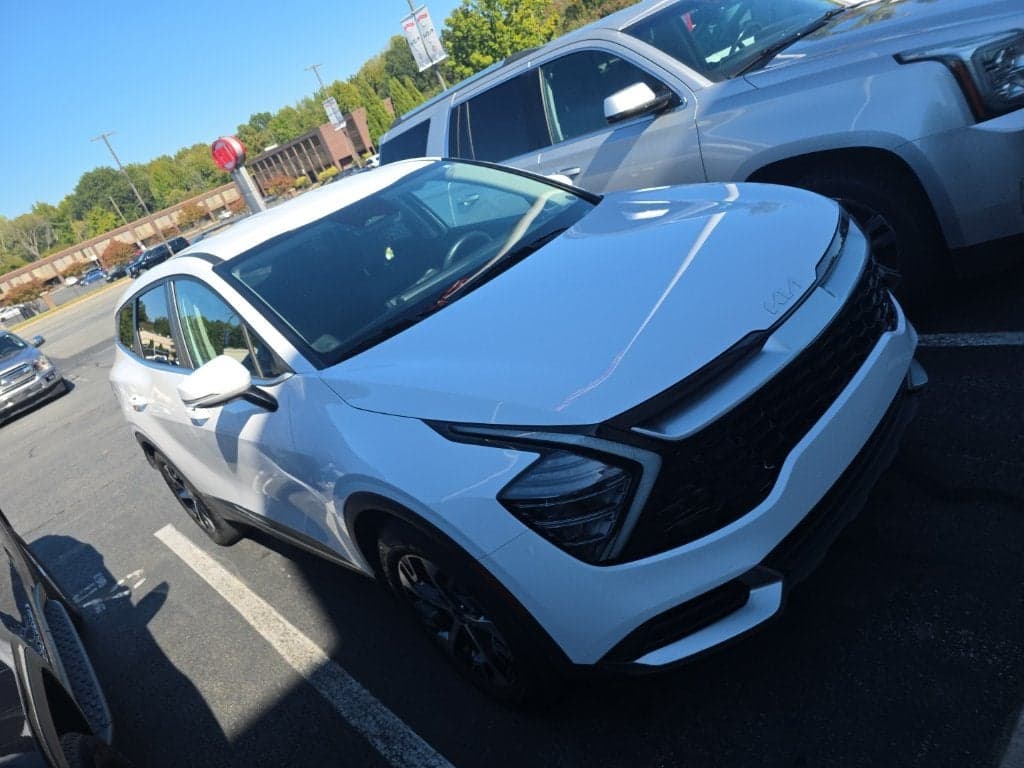 2024 Kia Sportage EX — photo 1 of 5