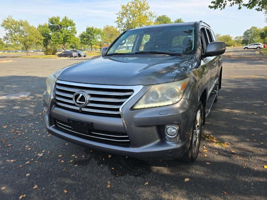 2013 Lexus LX 570 Base — photo 1 of 5