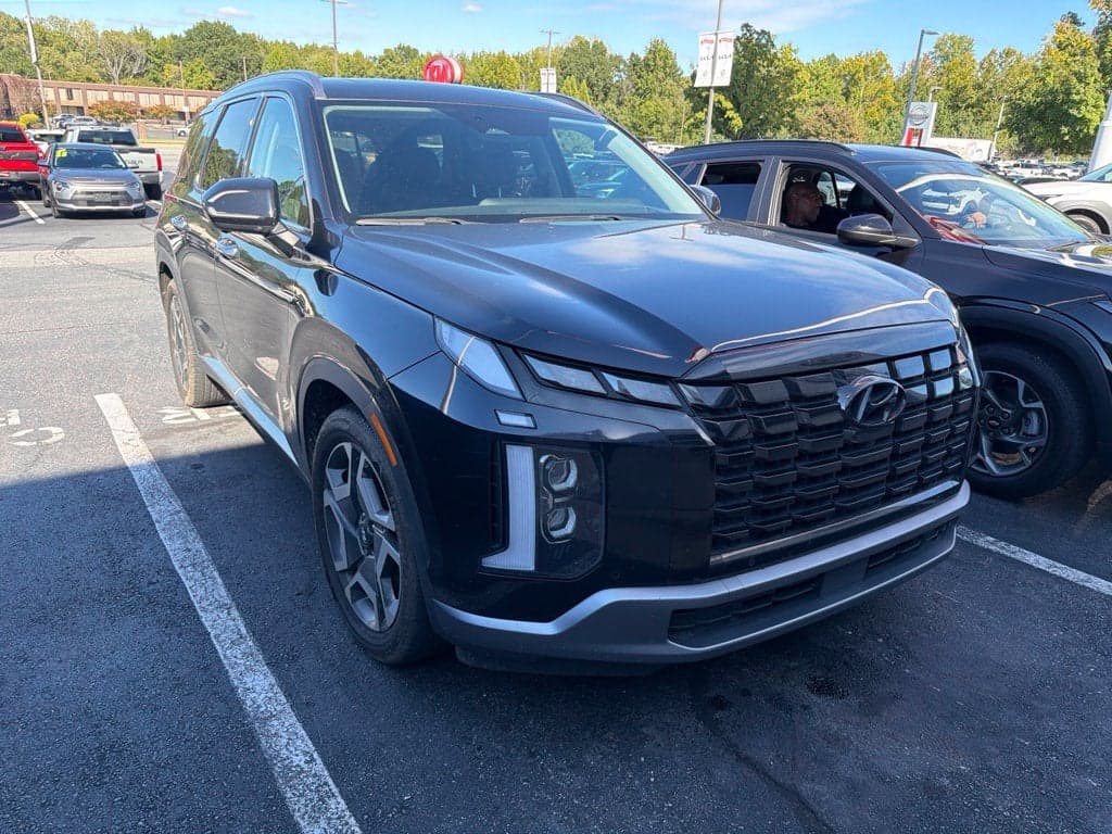2023 Hyundai Palisade Limited — photo 1 of 17