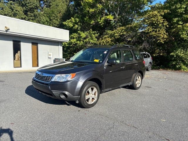 2010 Subaru Forester 2.5X — photo 1 of 12