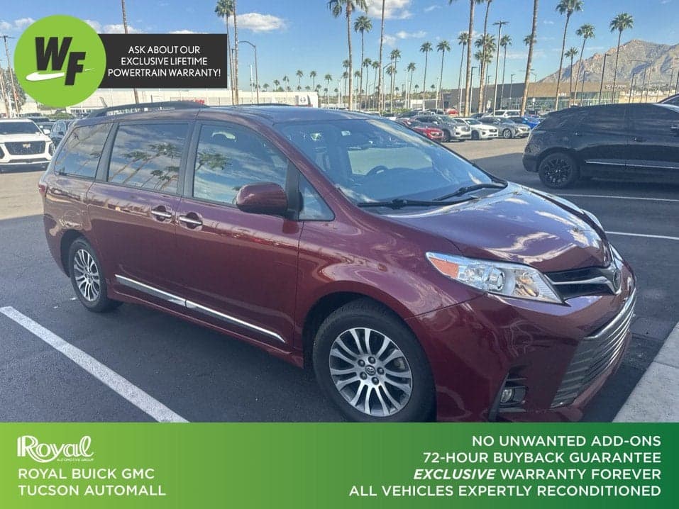 2018 Toyota Sienna XLE Auto Access Seat — photo 1 of 5