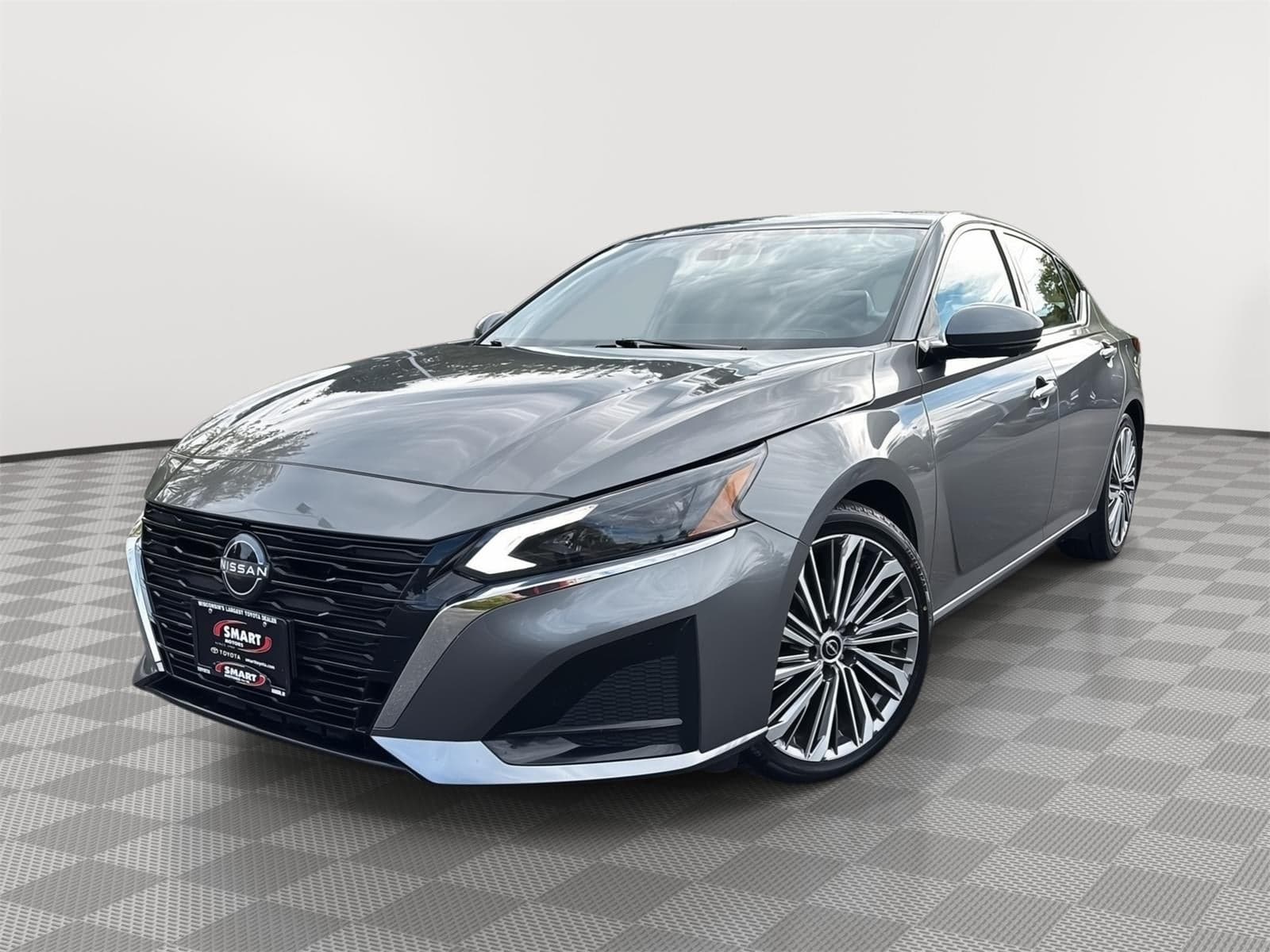2023 Nissan Altima 2.5 SL — photo 1 of 33