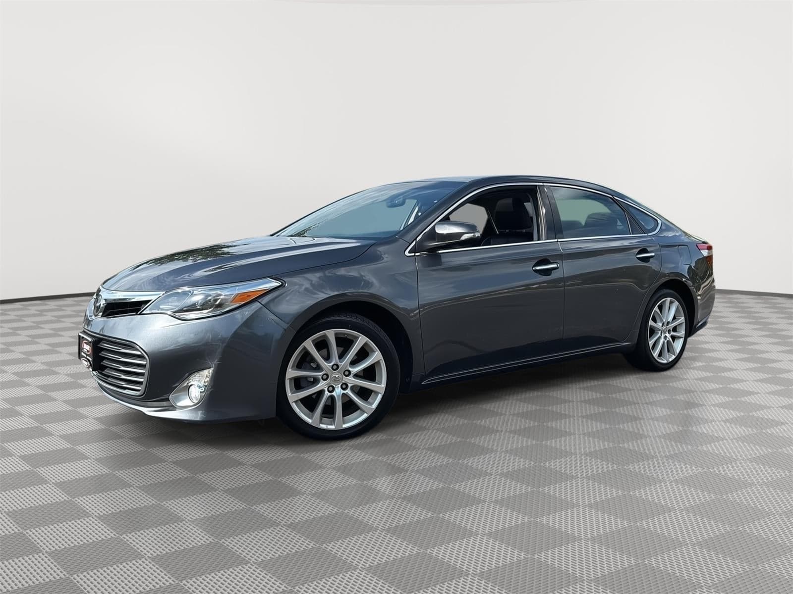 2013 Toyota Avalon Limited — photo 1 of 37