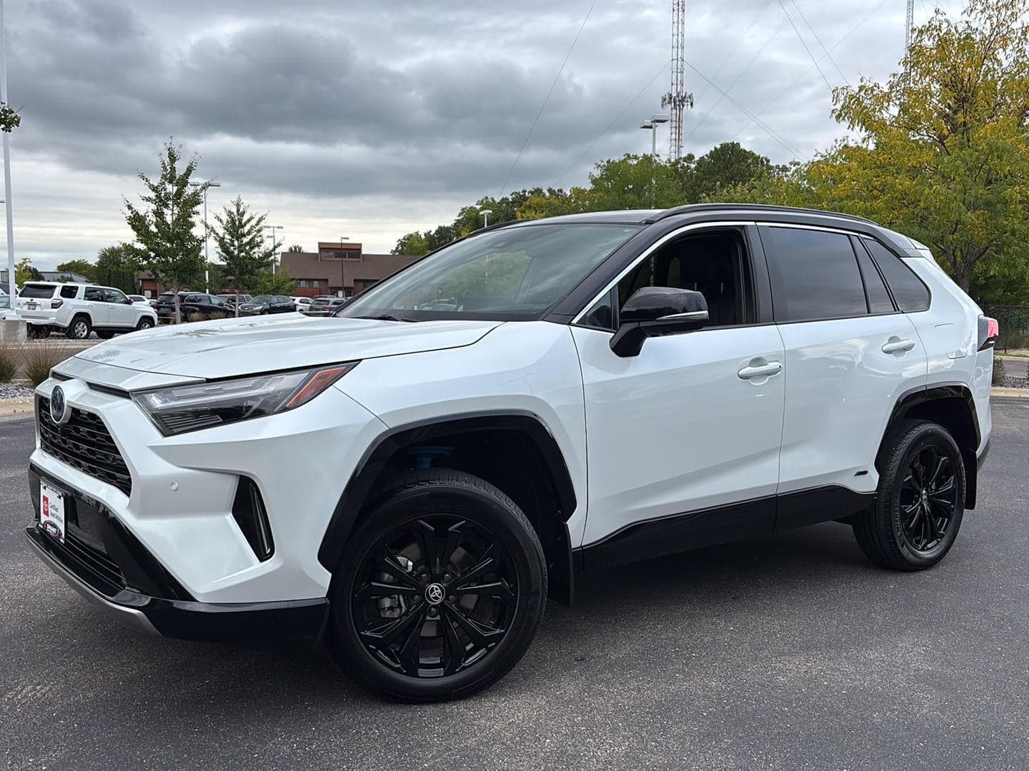2024 Toyota RAV4 Hybrid XSE — photo 1 of 31