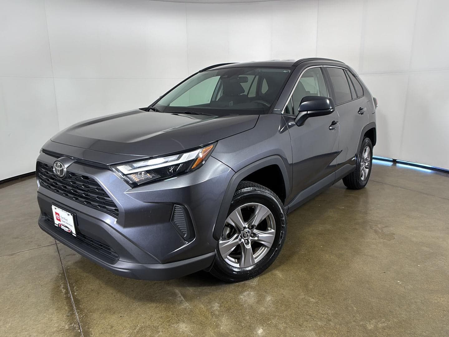 2025 Toyota RAV4 Hybrid LE — photo 1 of 29