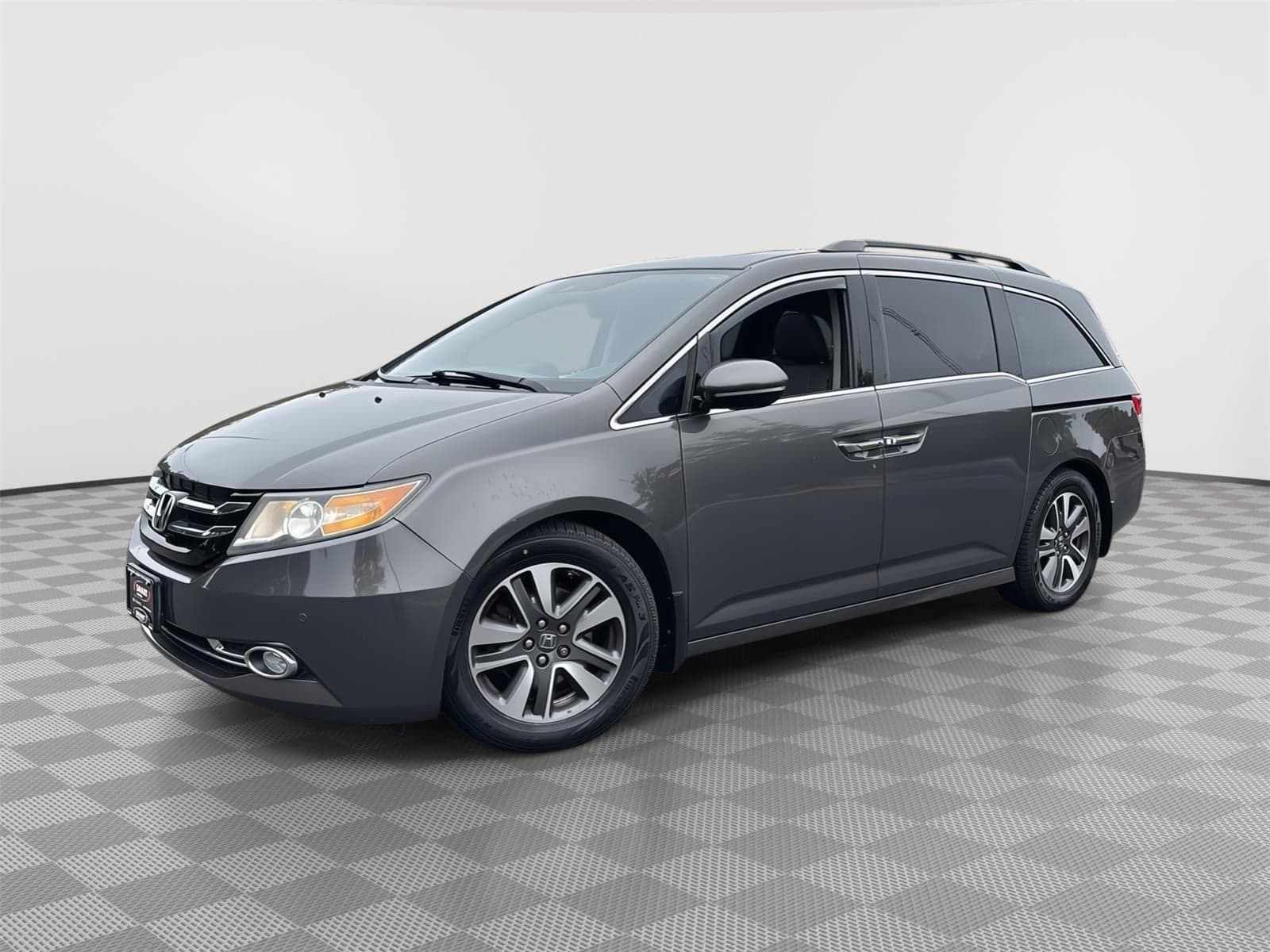 2015 Honda Odyssey Touring Elite — photo 1 of 38