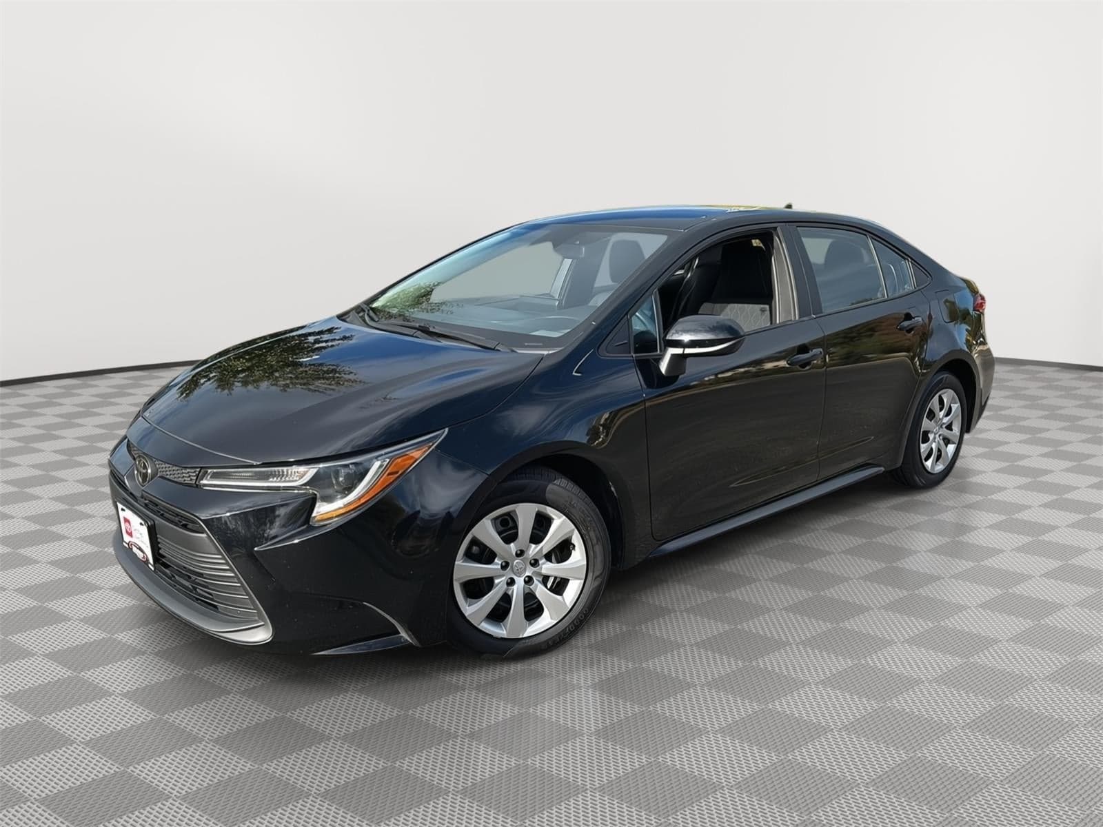 2024 Toyota Corolla LE — photo 1 of 5