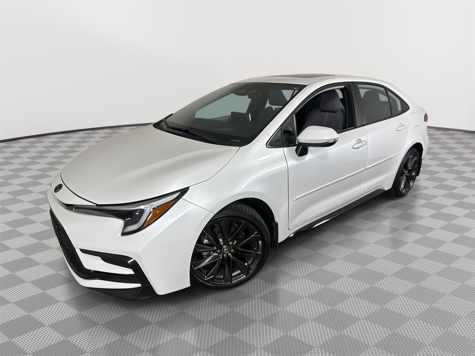 2025 Toyota Corolla SE — photo 1 of 5