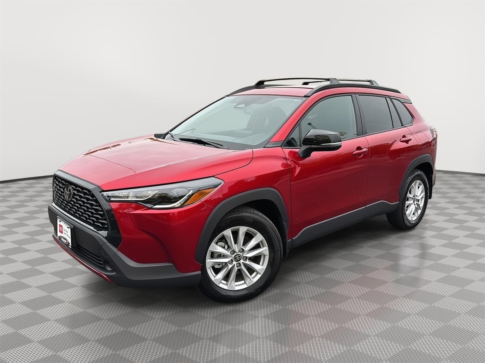 2025 Toyota Corolla Cross LE — photo 1 of 31