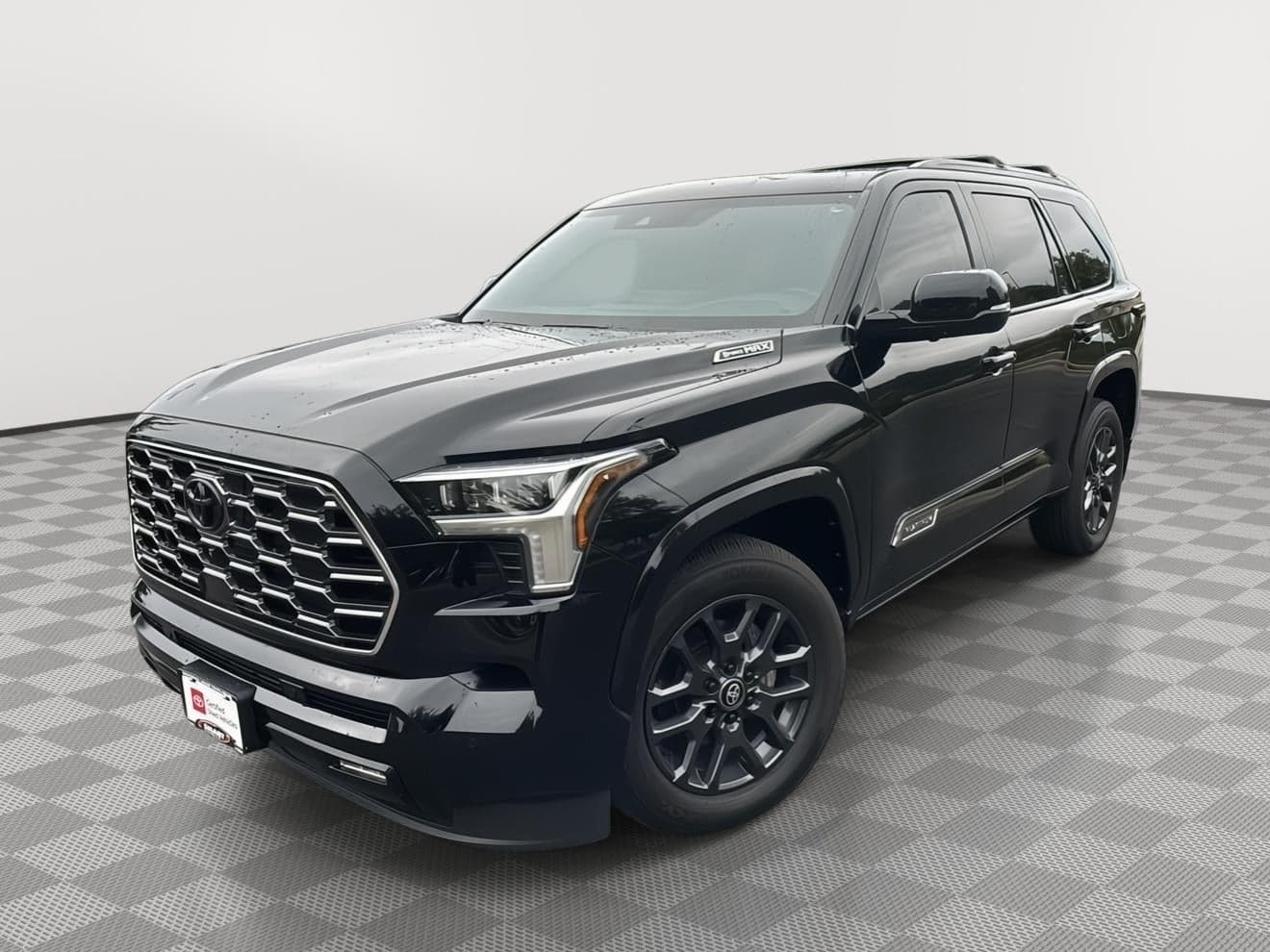 2025 Toyota Sequoia Platinum — photo 1 of 35