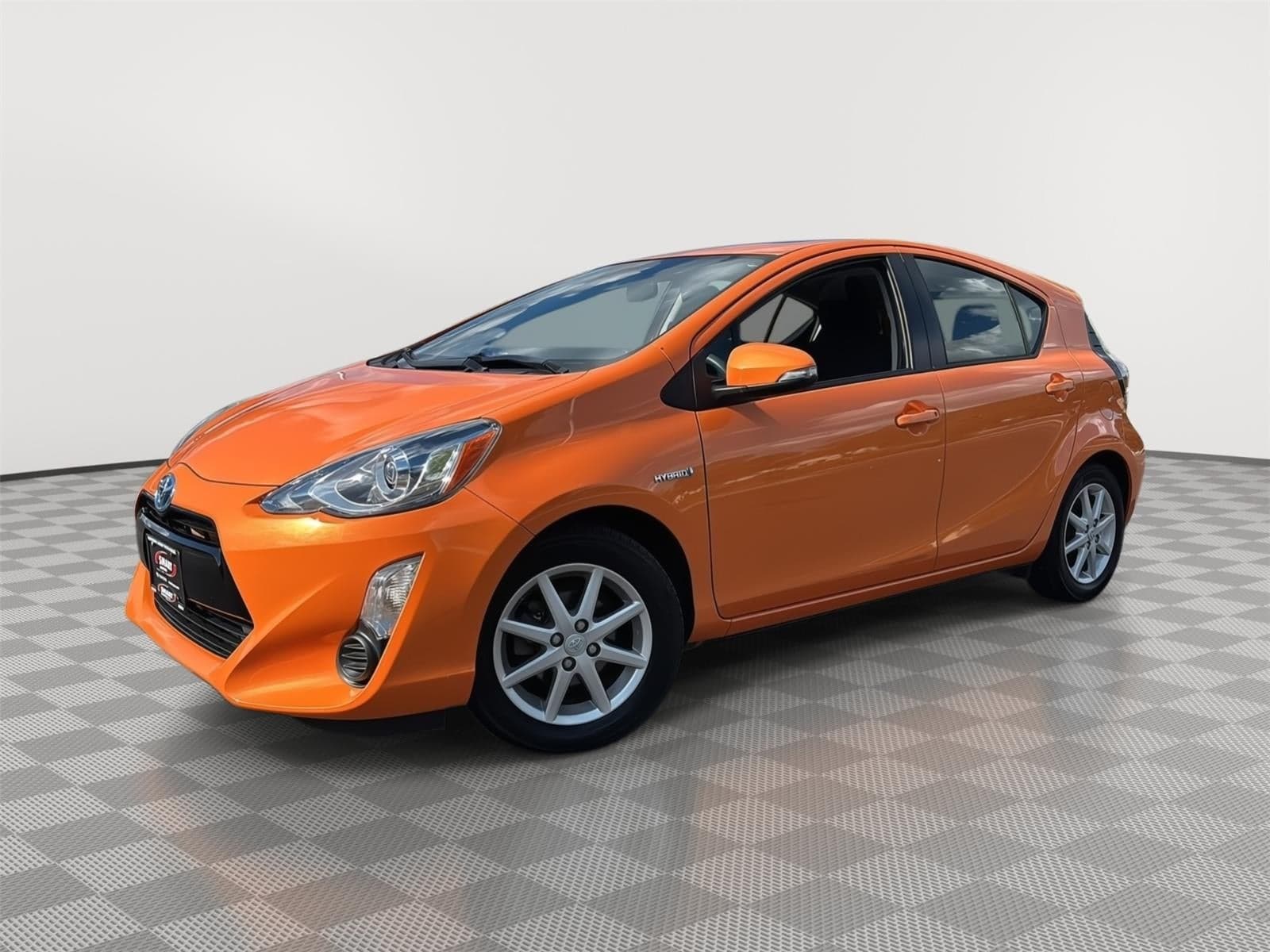 2015 Toyota Prius c Four — photo 1 of 28