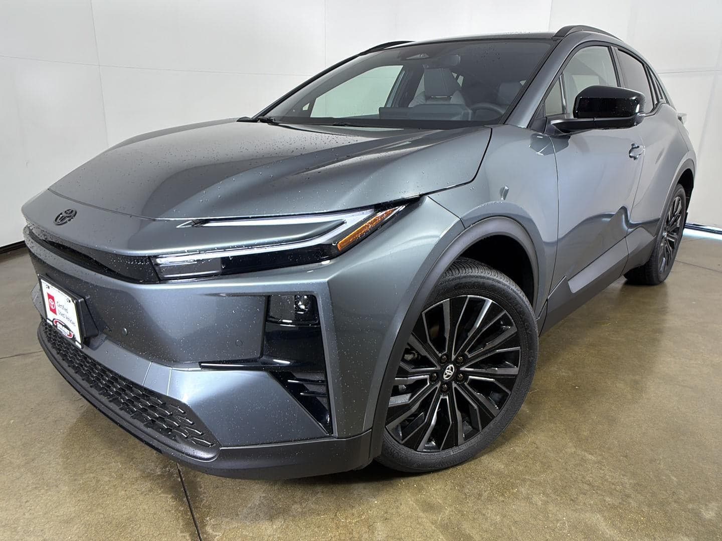 2026 Toyota C-HR XSE — photo 1 of 6
