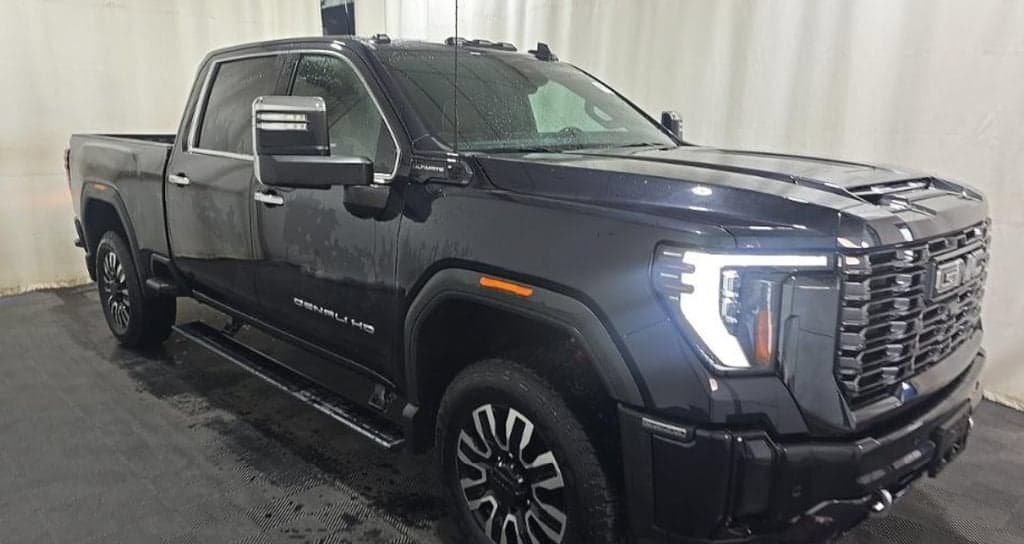 2024 GMC Sierra 2500HD Denali Ultimate — photo 1 of 5