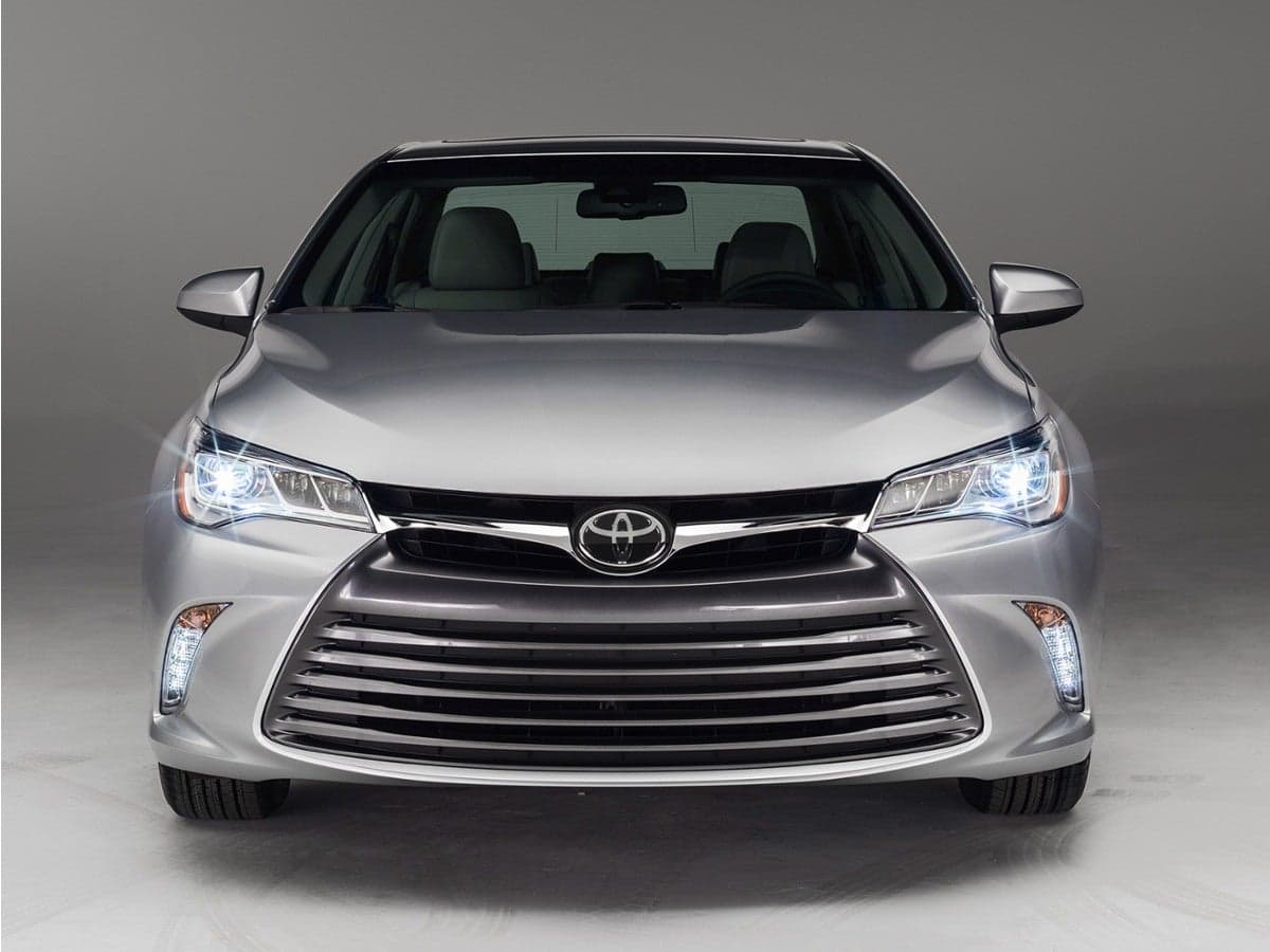 2016 Toyota Camry XLE — photo 1 of 5