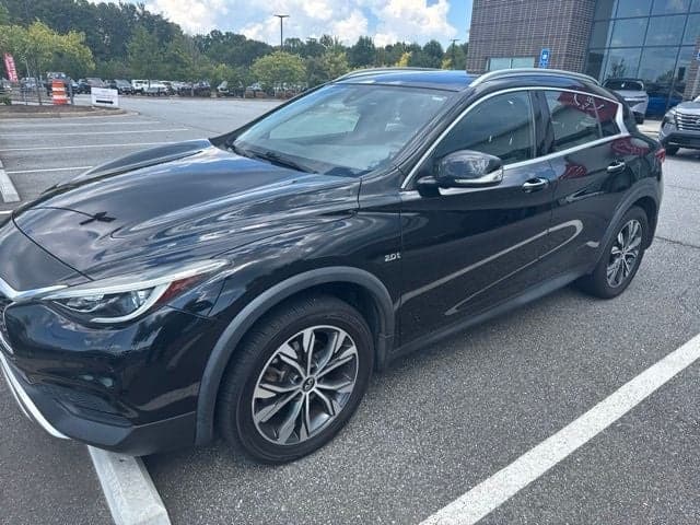 2018 INFINITI QX30 LUXE — photo 1 of 16