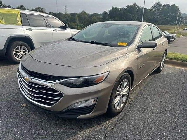 2025 Chevrolet Malibu LT — photo 1 of 21