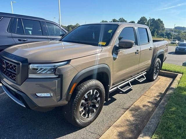 2024 Nissan Frontier PRO-4X — photo 1 of 22