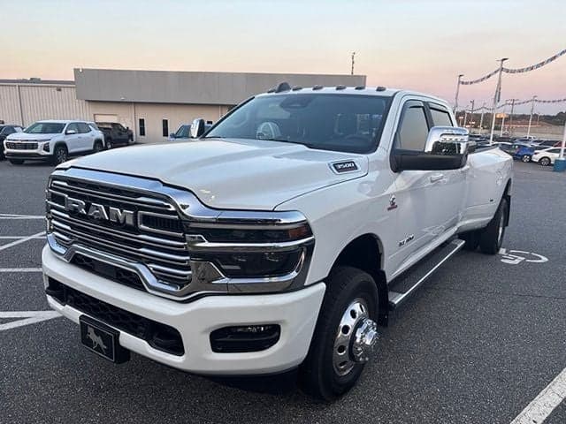 2025 RAM 3500 Laramie — photo 1 of 6