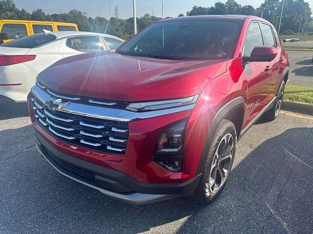 2026 Chevrolet Equinox FWD LT — photo 1 of 26