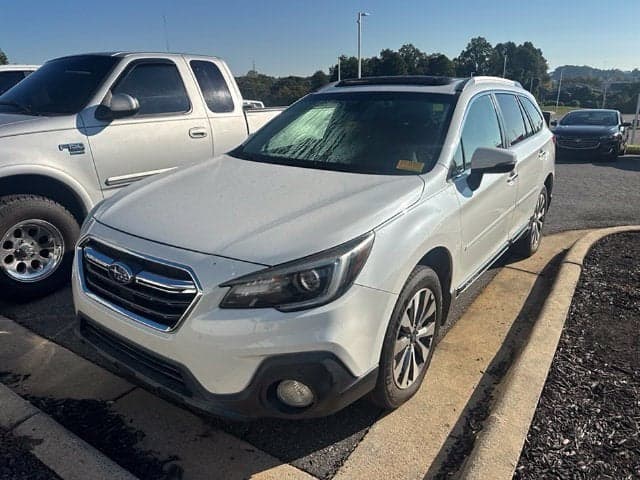 2019 Subaru Outback Base — photo 1 of 21
