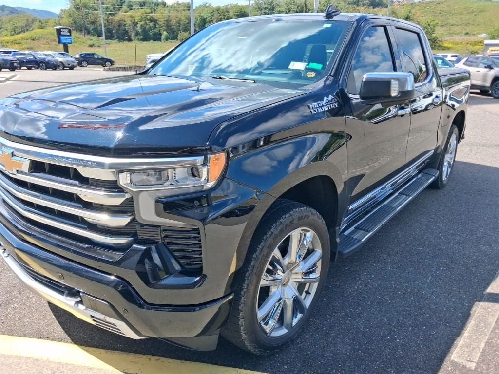2023 Chevrolet Silverado 1500 High Country — photo 1 of 10