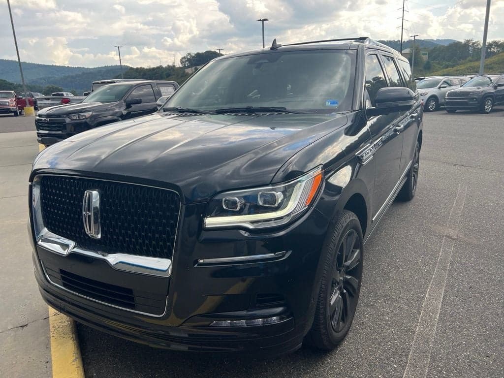 2022 Lincoln Navigator L Reserve — photo 1 of 23