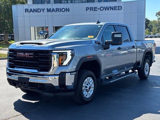 2025 GMC Sierra 2500HD Pro — photo 1 of 5