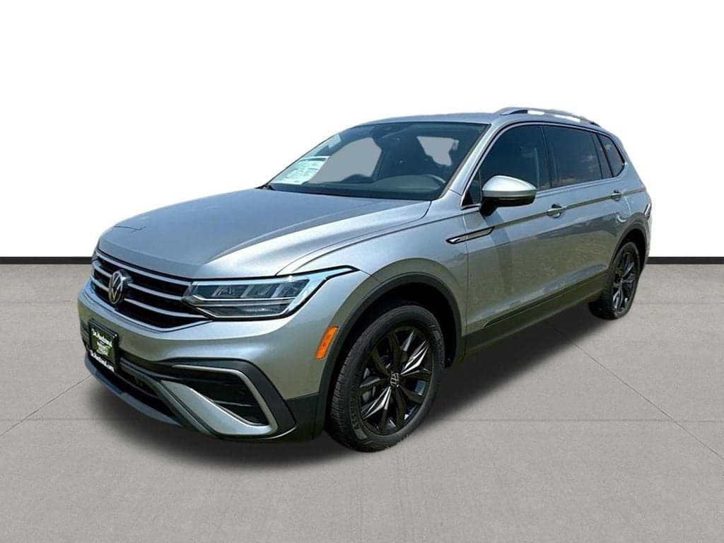 2024 Volkswagen Tiguan SE — photo 1 of 36