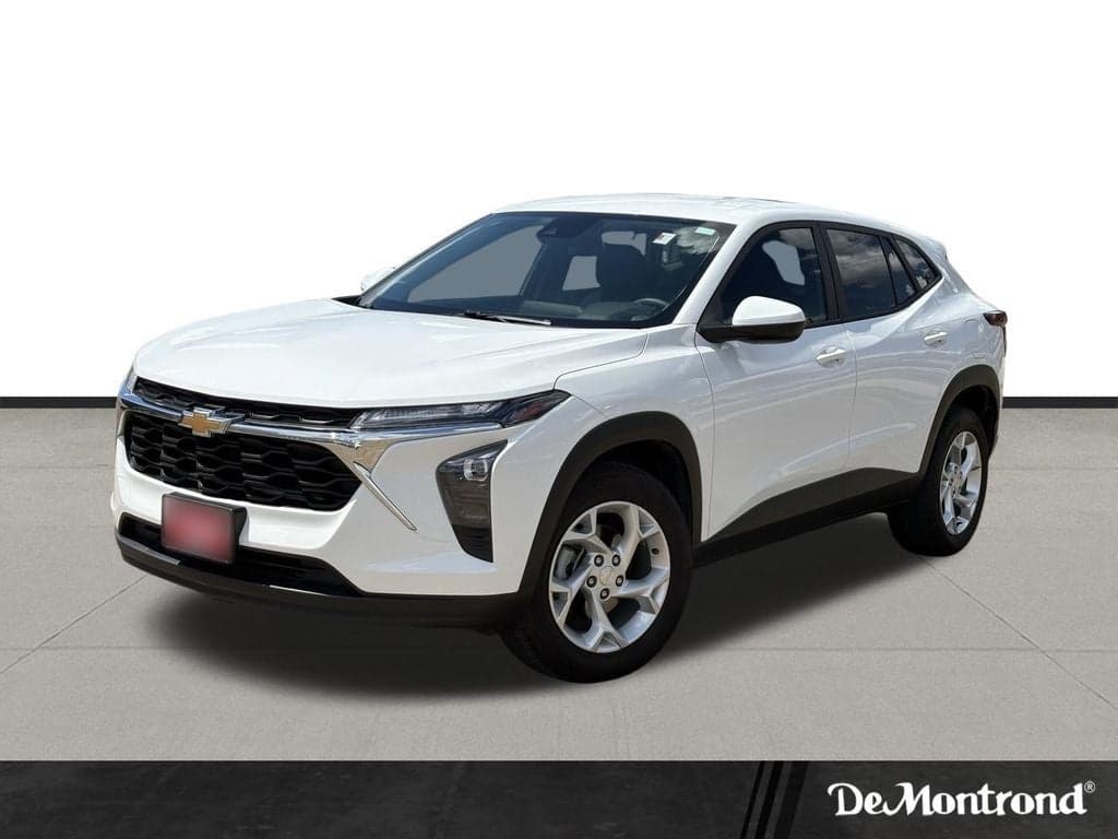 2025 Chevrolet Trax LS — photo 1 of 28
