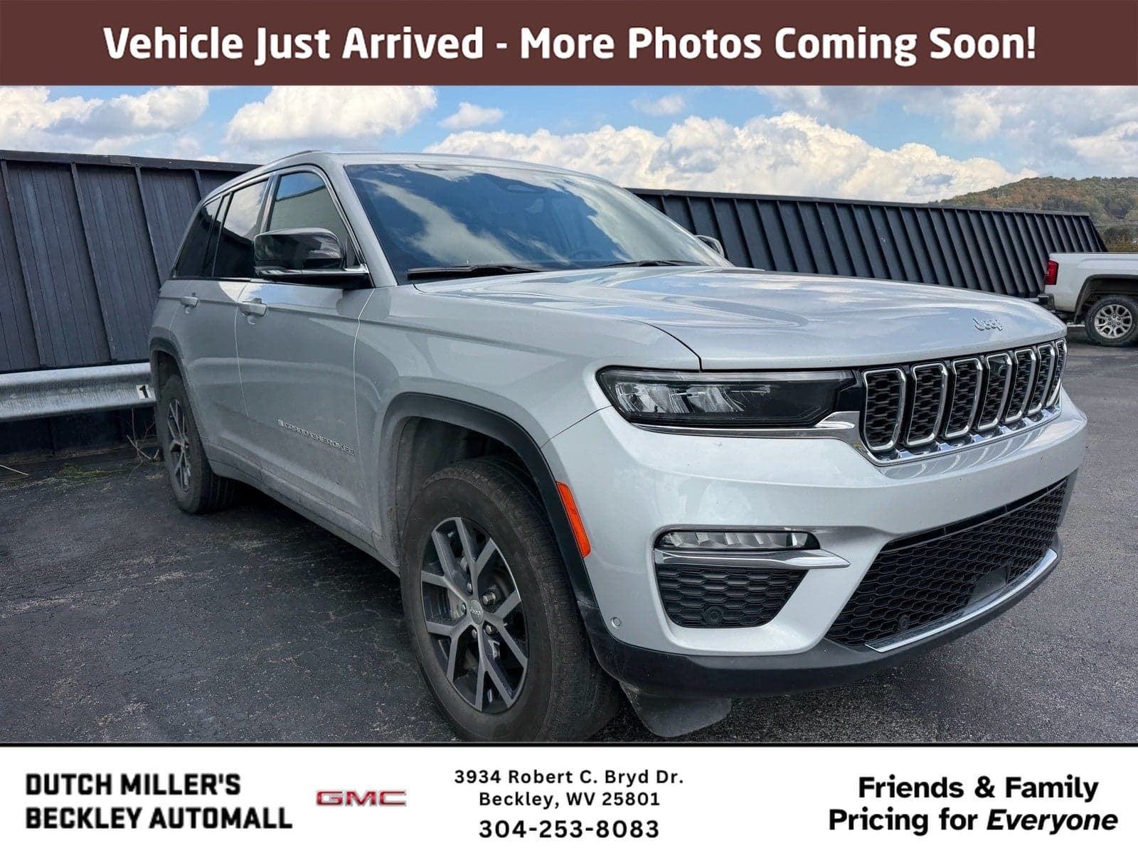 2025 Jeep Grand Cherokee Limited — photo 1 of 5