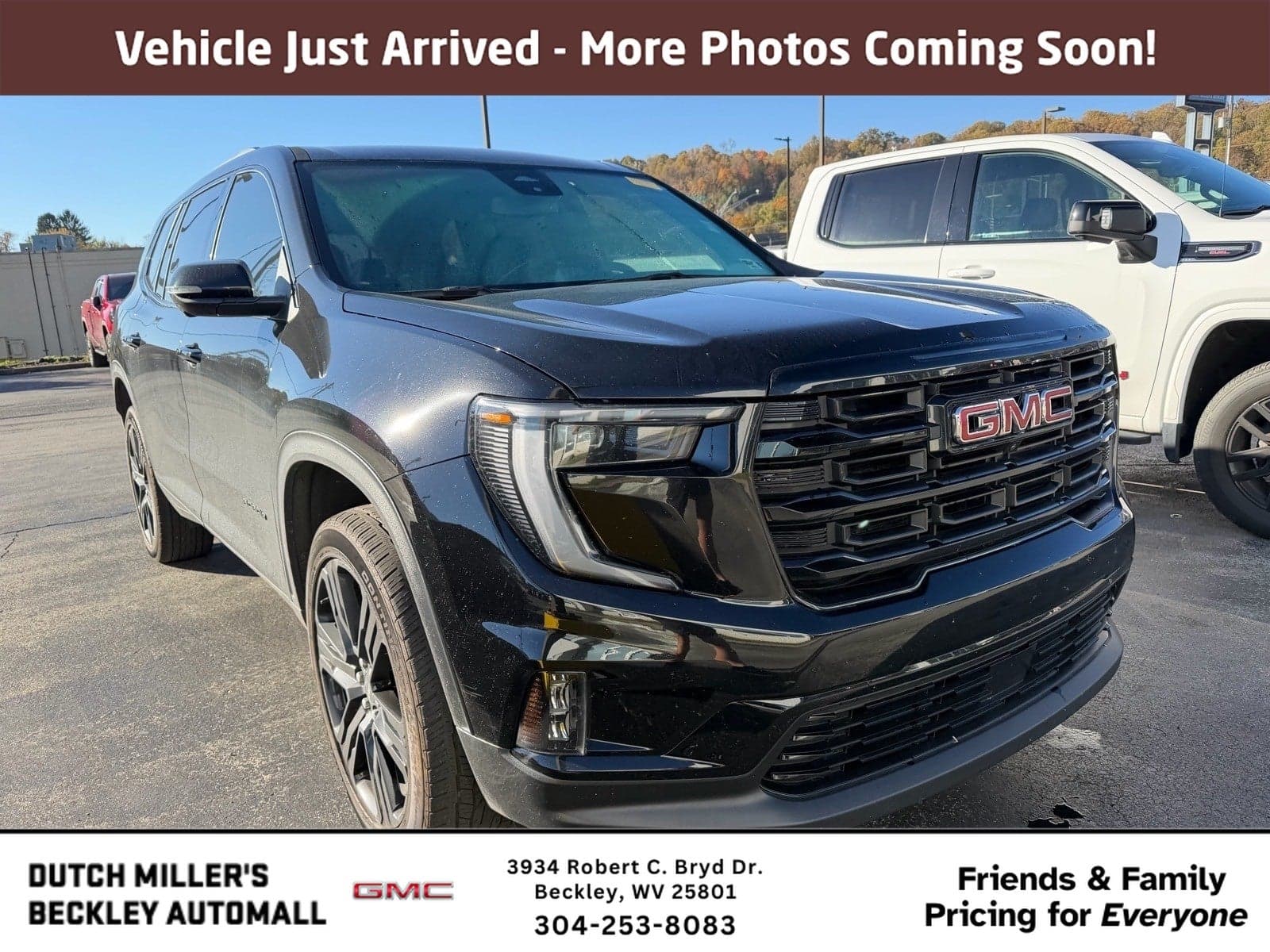 2024 GMC Acadia AWD Elevation — photo 1 of 5