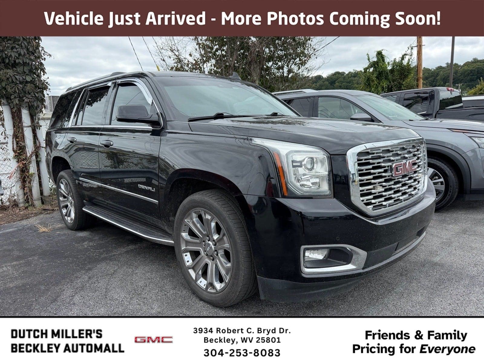 2019 GMC Yukon Denali — photo 1 of 5