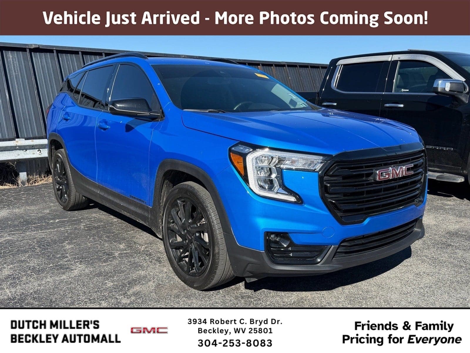 2024 GMC Terrain SLT — photo 1 of 5