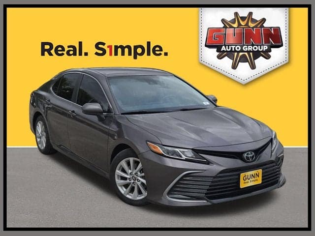 2022 Toyota Camry LE — photo 1 of 5