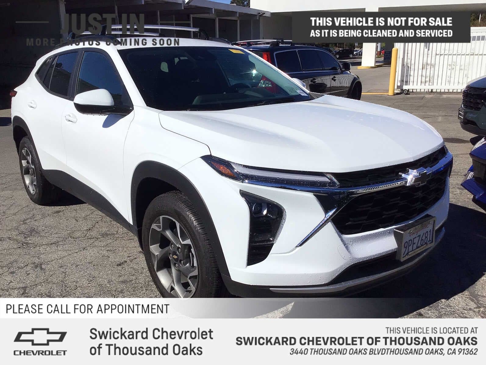 2024 Chevrolet Trax LT — photo 1 of 5
