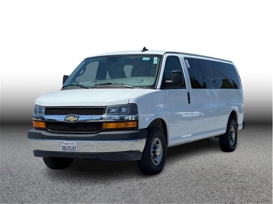 2024 Chevrolet Express Passenger Base — photo 1 of 5